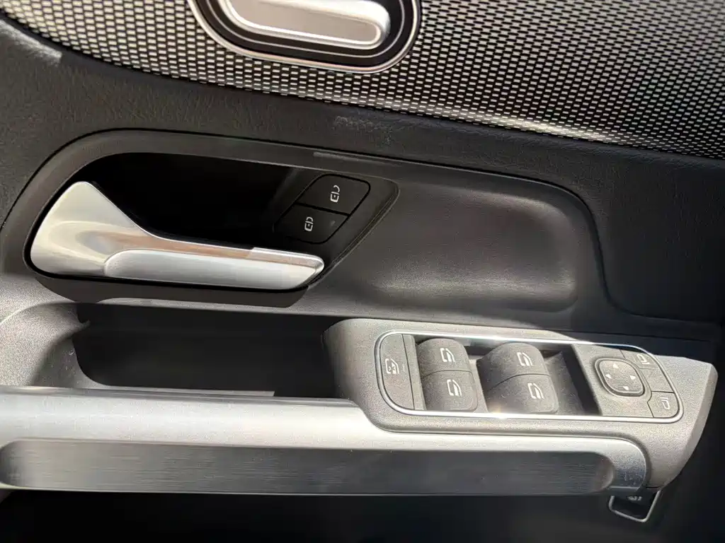 Mercedes-Benz GLB 2021 — фото 13