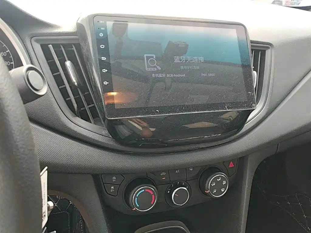 Chevrolet Cavalier 2018 — фото 13