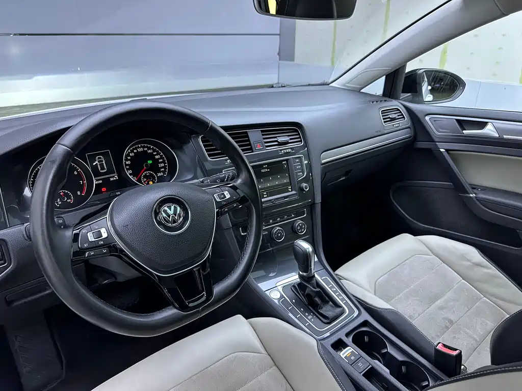 Volkswagen Golf 2017 — фото 10