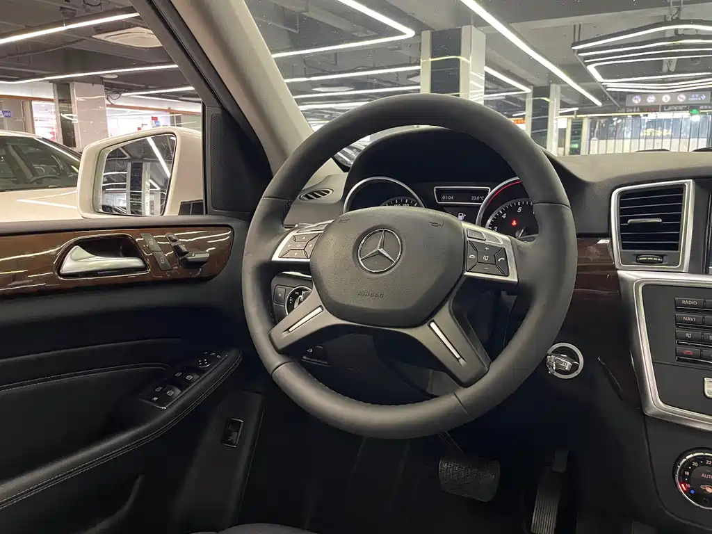 Mercedes-Benz M-Class 2012 — фото 13