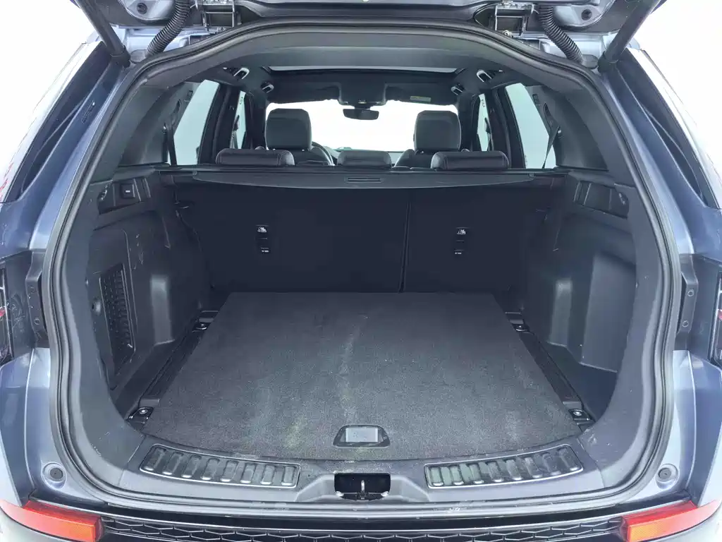 Land Rover Discovery Sport 2023 — фото 30