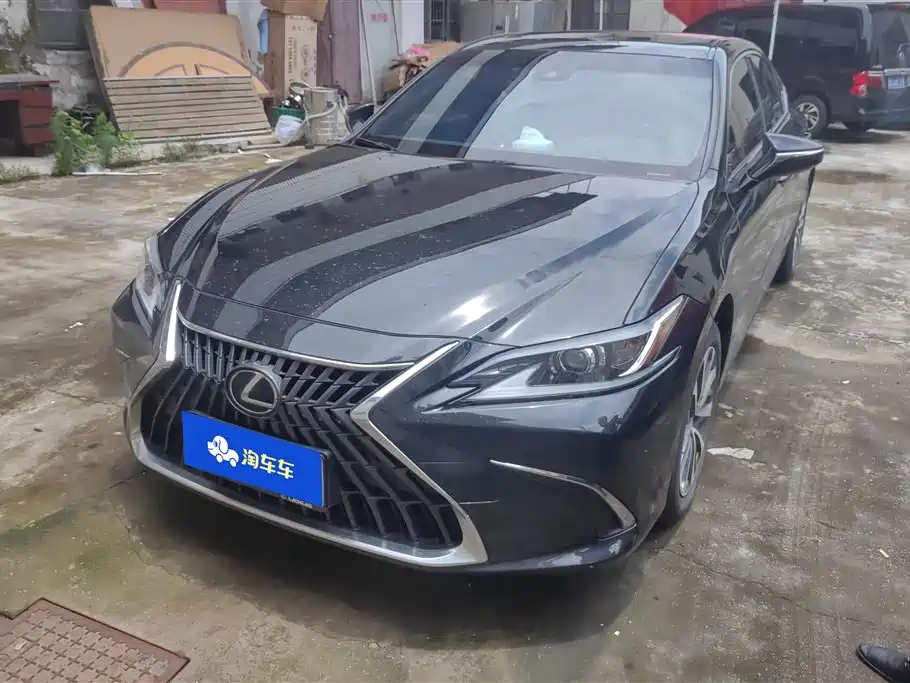 Lexus ES 2023