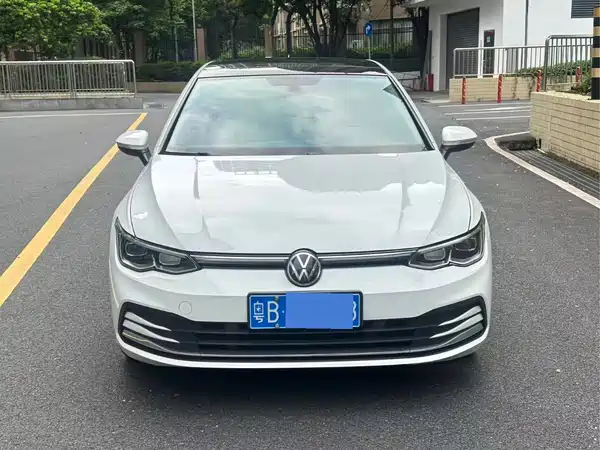Volkswagen Golf 2021
