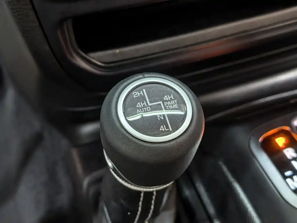 Jeep Wrangler 2019 — фото 20