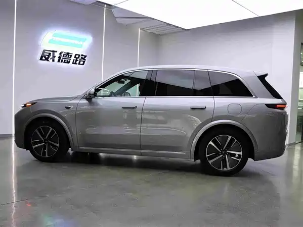Li Auto L8 2024