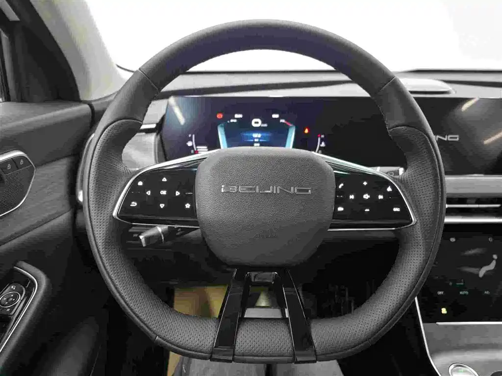 BAIC X7 2025 — фото 14