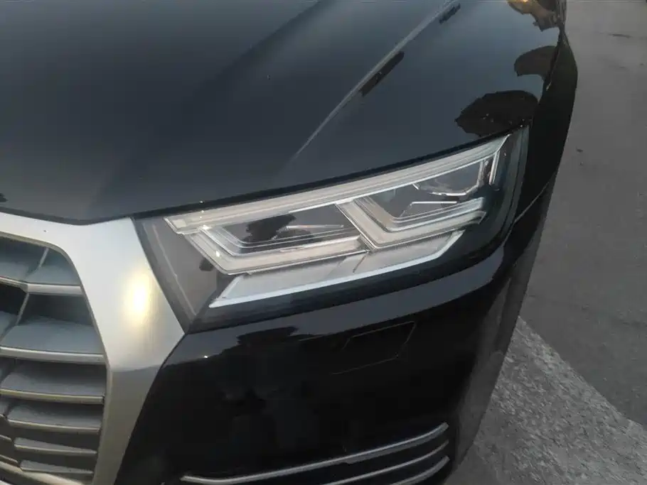 Audi Q5L 2020
