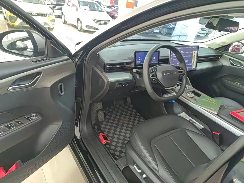 Wuling Starlight 2024 — фото 16