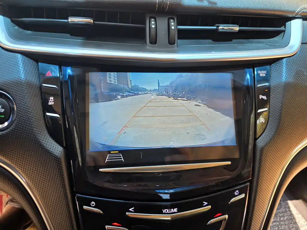 Cadillac XTS 2018 — фото 25