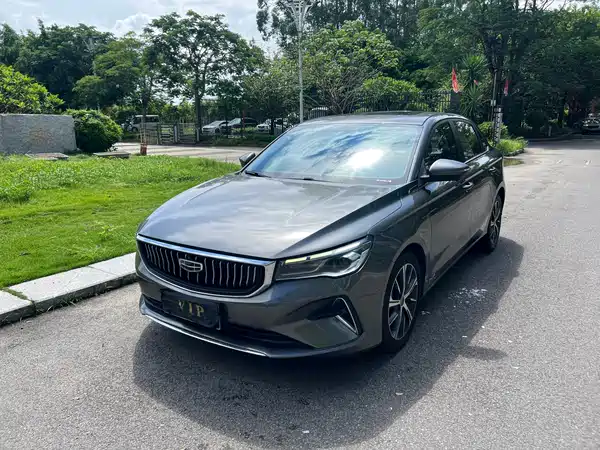 Geely Emgrand 2022