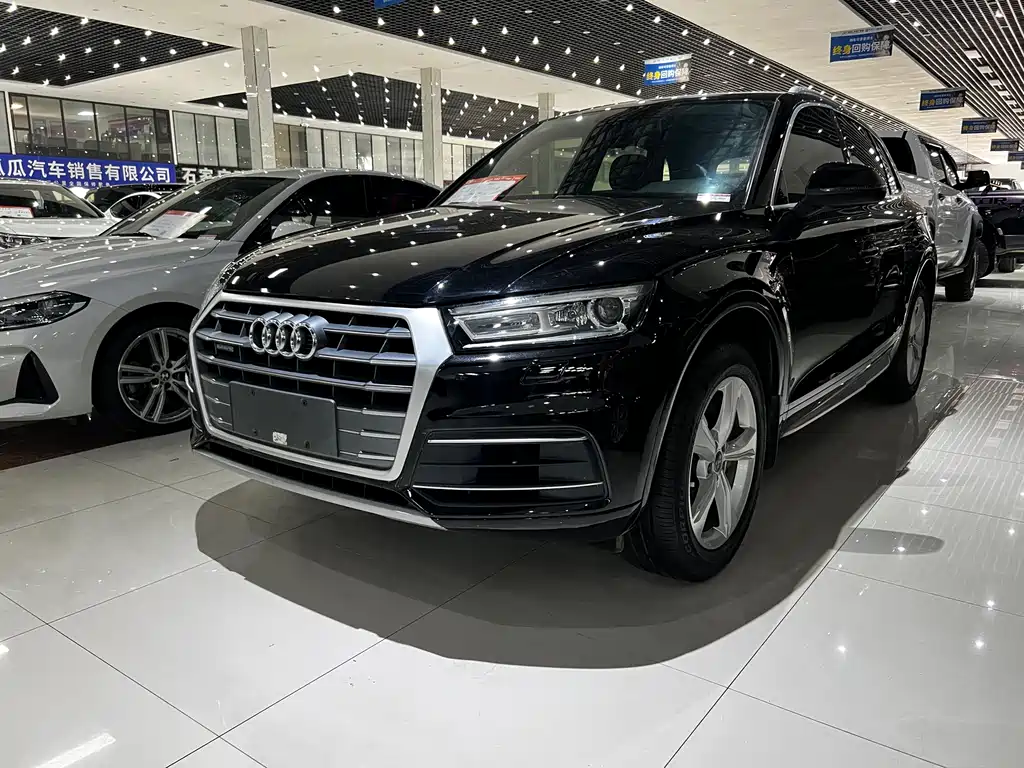 Audi Q5L 2019 — фото 1