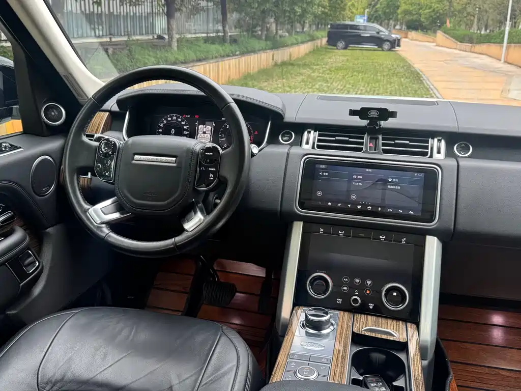 Land Rover Range Rover 2018 — фото 9