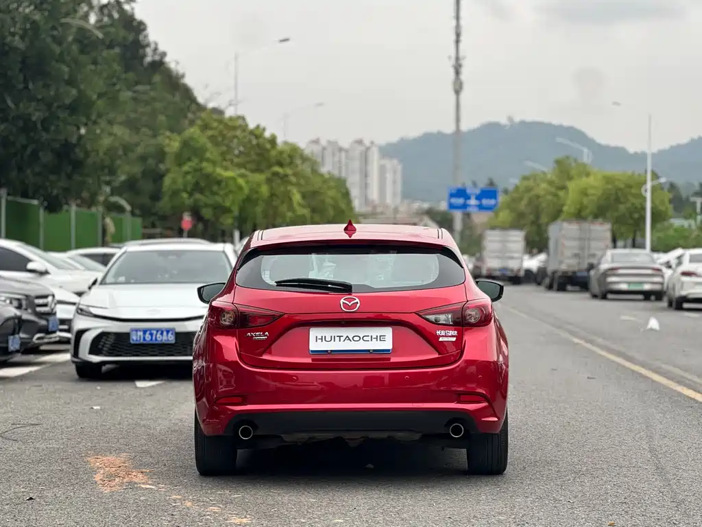 Mazda 3 Axela 2017 — фото 12
