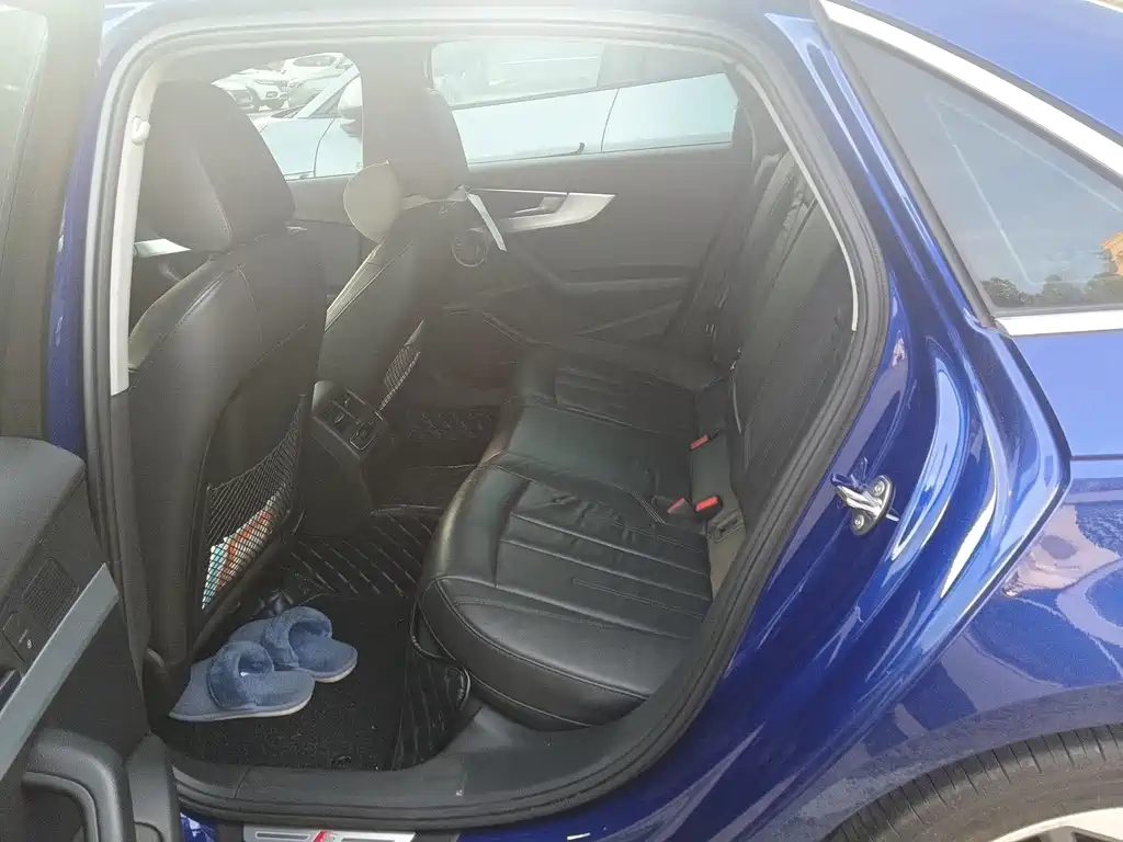Audi A4L 2018
