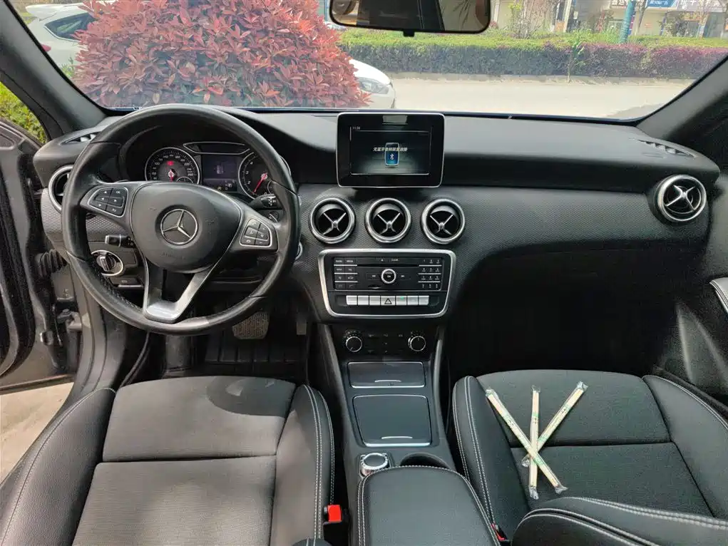 Mercedes-Benz A-Class 2018 — фото 3