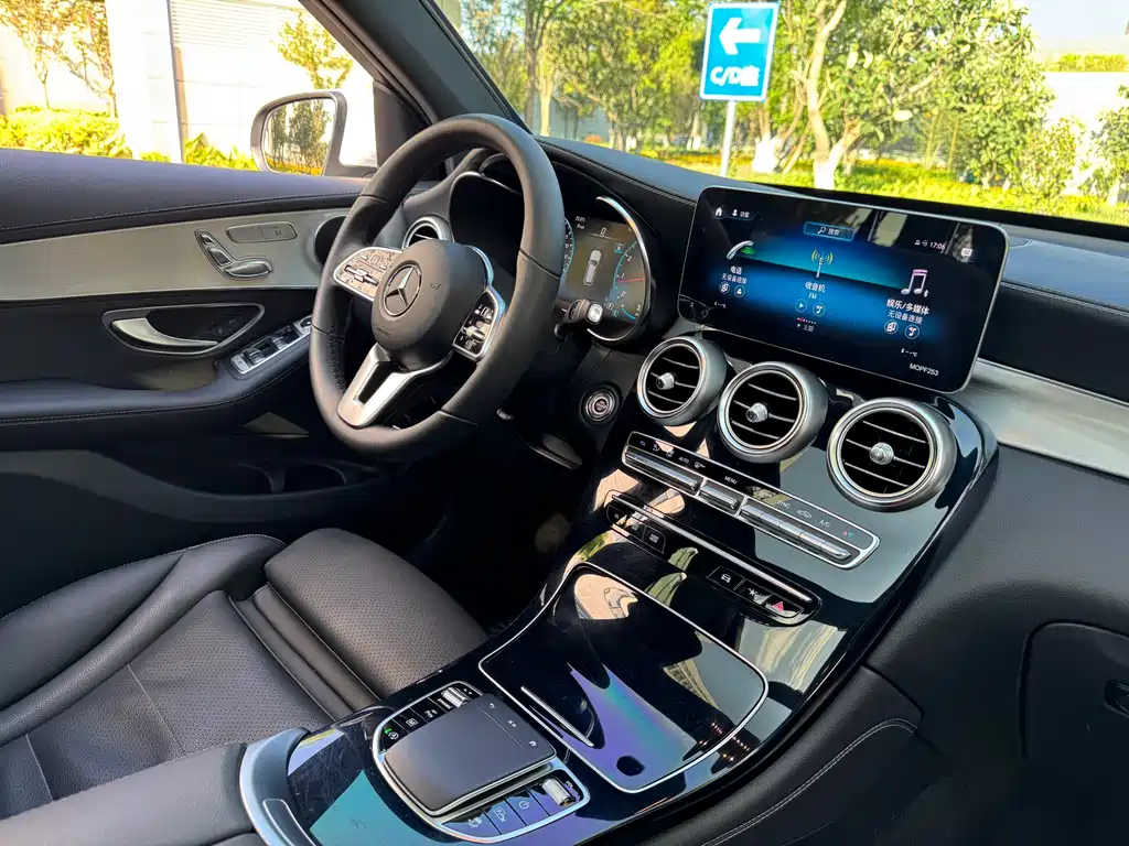 Mercedes-Benz GLC 2020 — фото 38