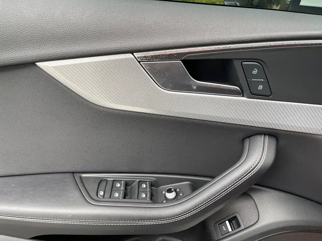 Audi A4L 2021 — фото 23