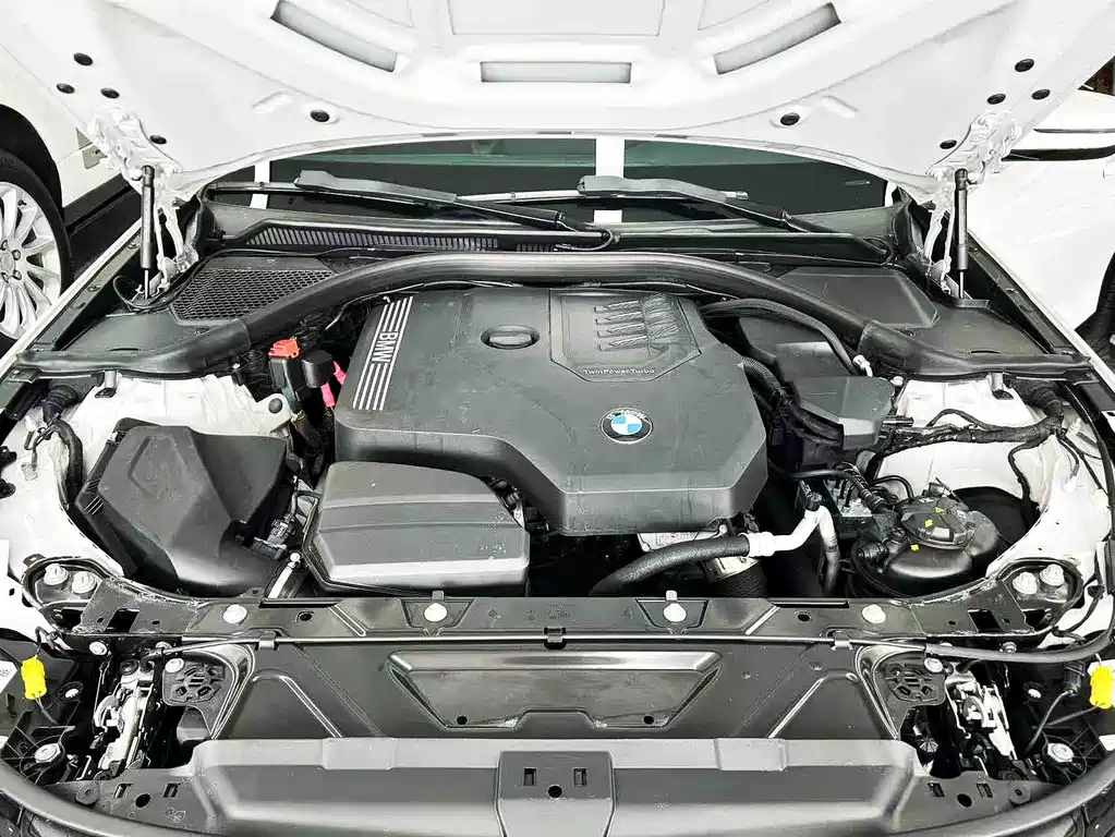 BMW 3 Series 2023 — фото 25