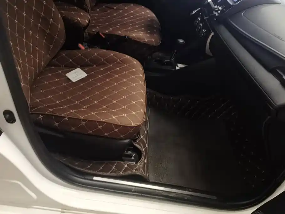 Toyota Yaris L 2020 — фото 8