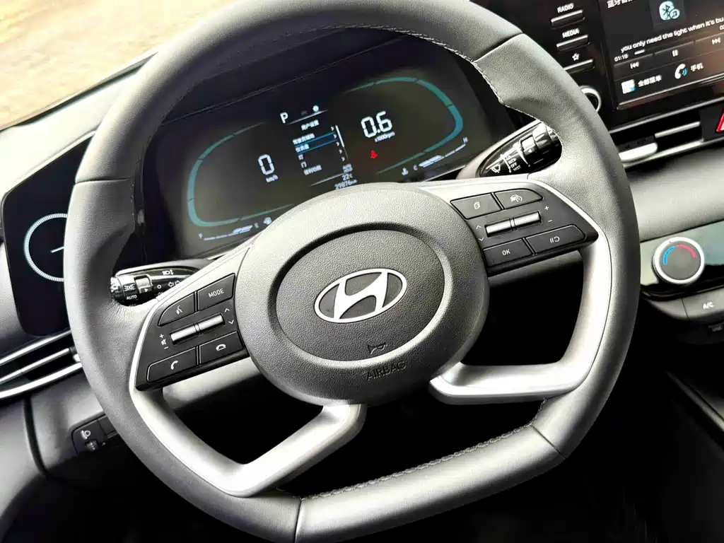 Hyundai Elantra 2024 — фото 19