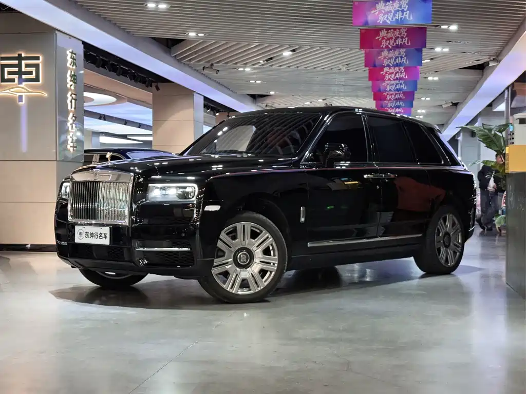 Rolls-Royce Cullinan 2019 — фото 1