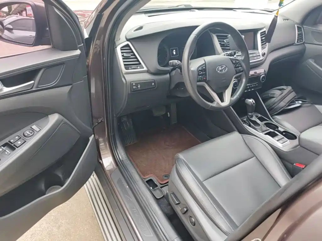 Hyundai Tucson 2019 — фото 12