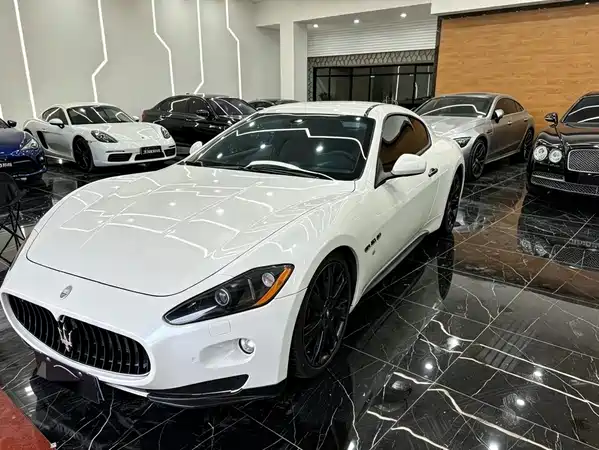 Maserati Granturismo 2013