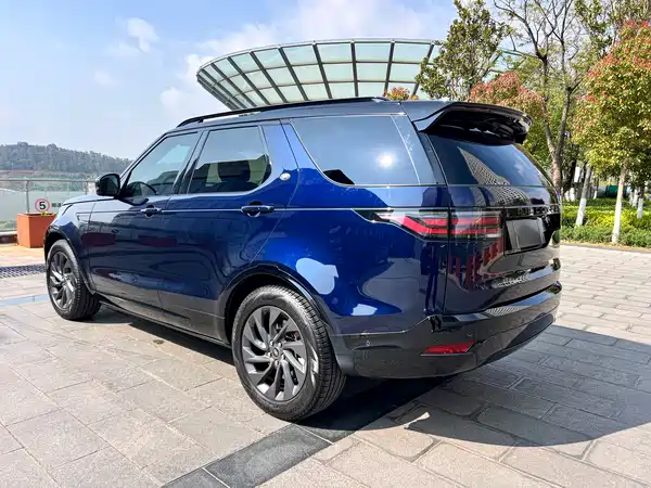 Land Rover Discovery 2023