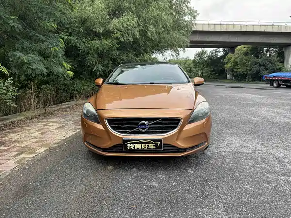Volvo V40 2013