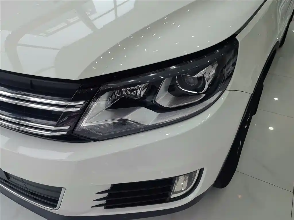Volkswagen Tiguan 2015 — фото 24