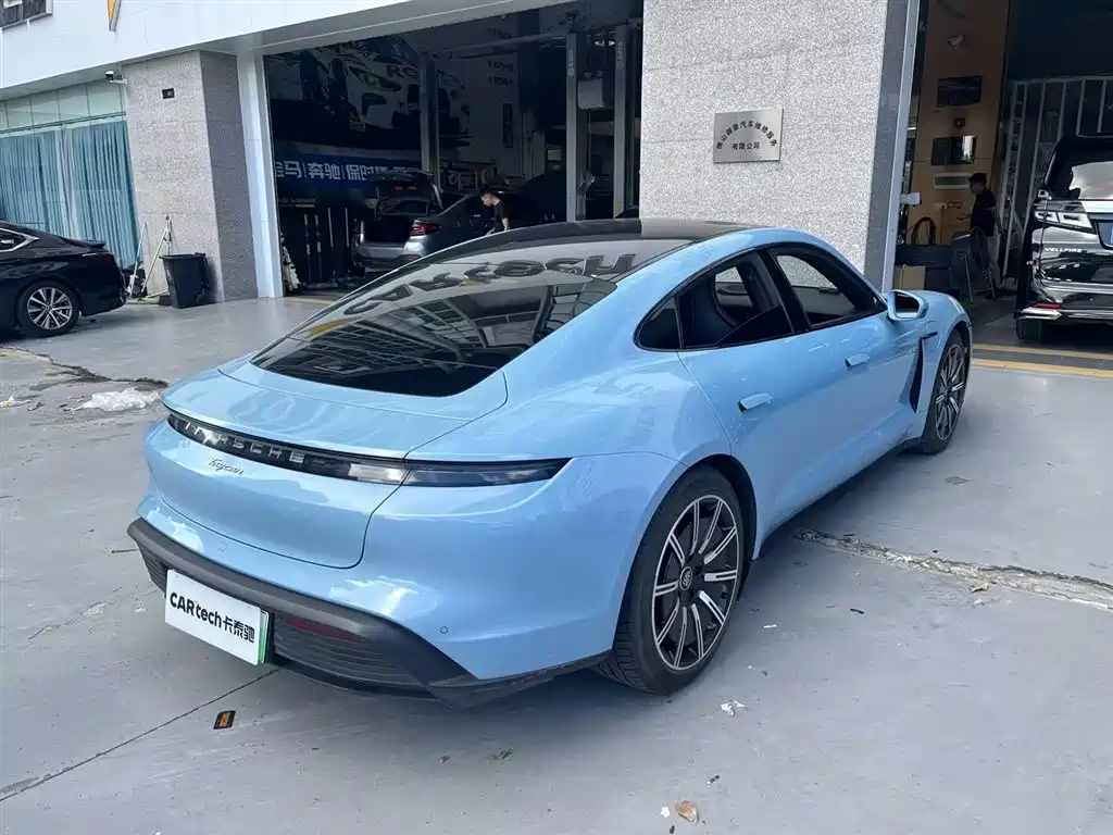 Porsche Taycan 2021