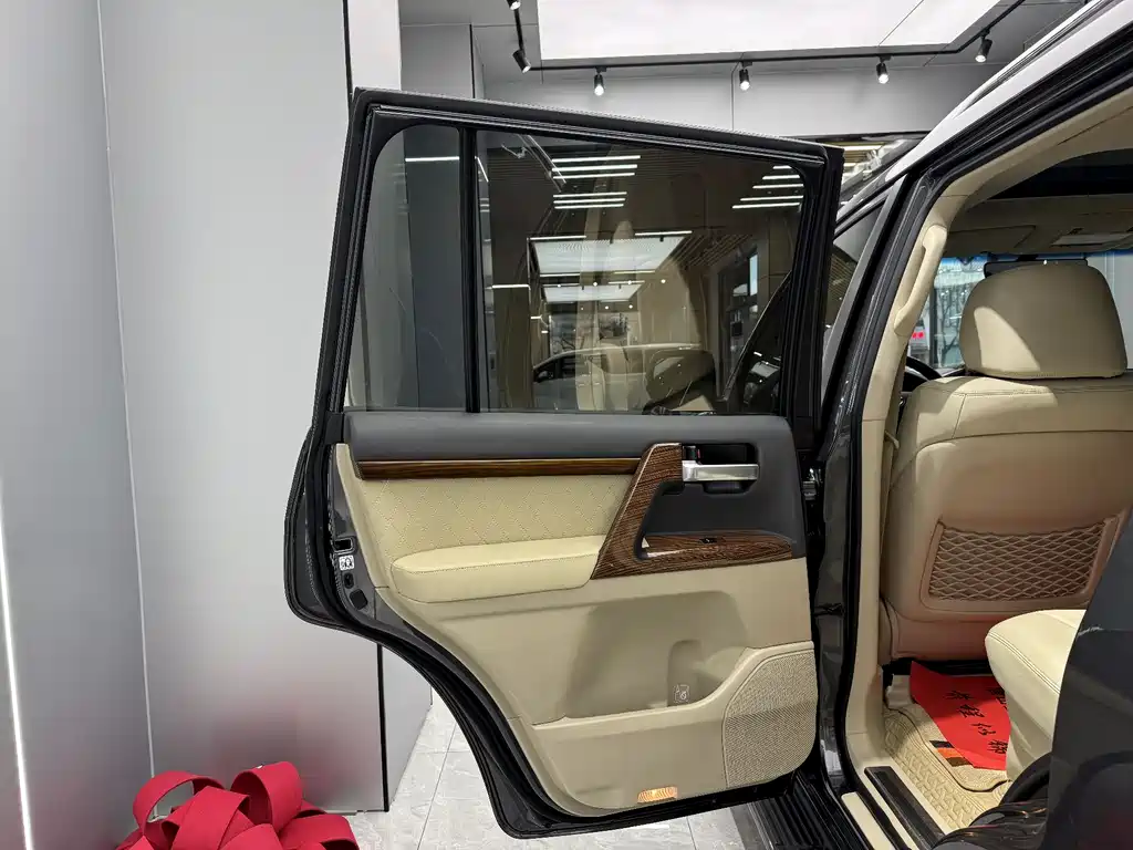 Toyota Land Cruiser 2019 — фото 23