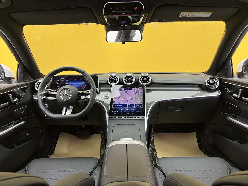 Mercedes-Benz C-Class 2025 — фото 12