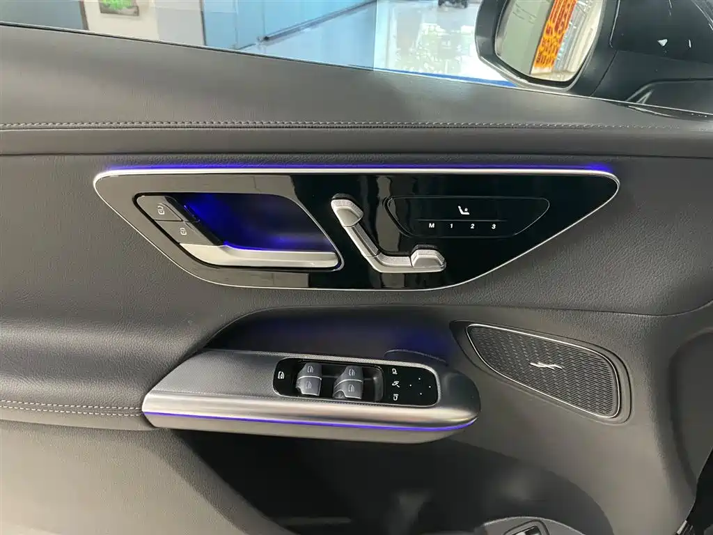 Mercedes-Benz GLC 2023