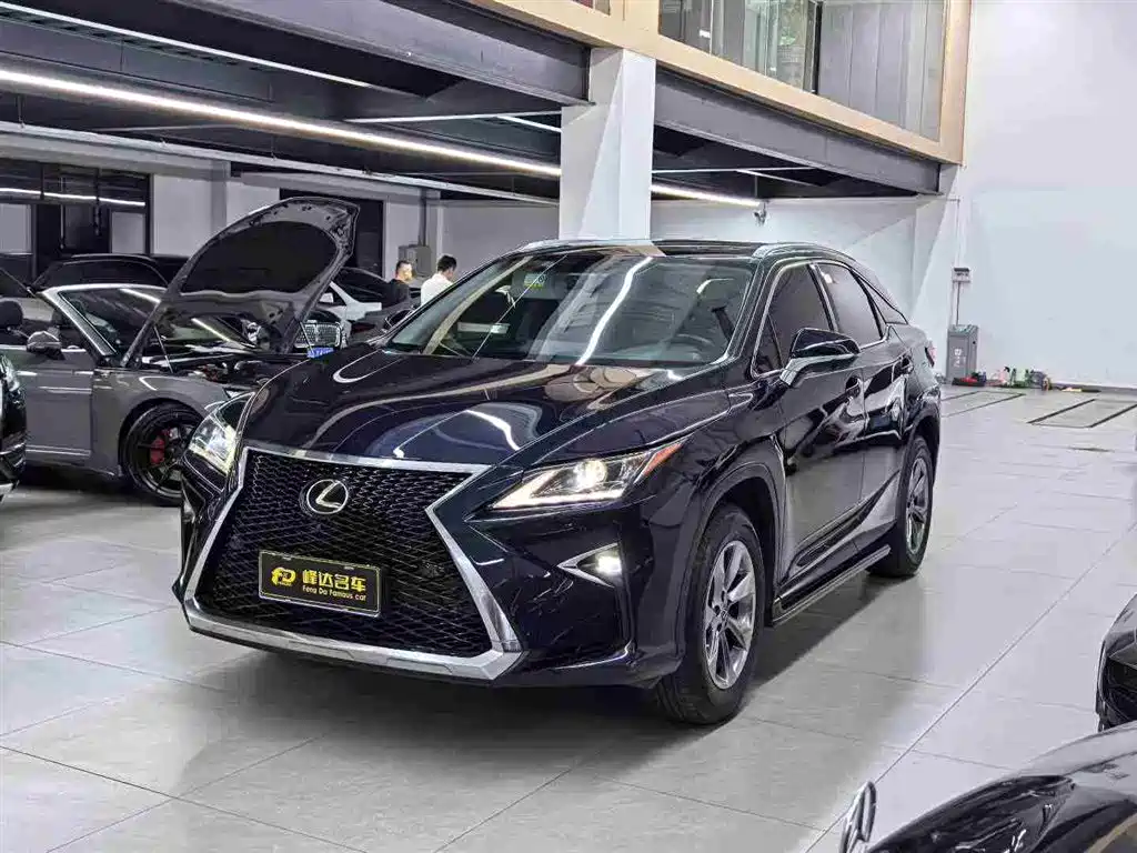Lexus RX 2018 — фото 1