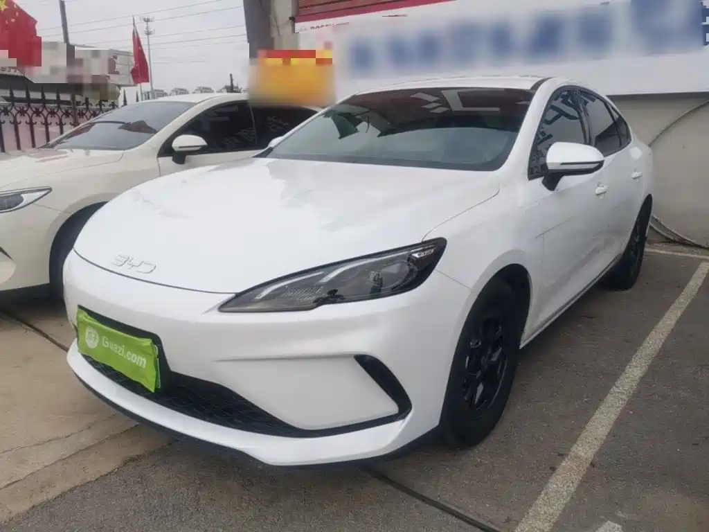 BYD Seal 05 DM-i 2025 — фото 1