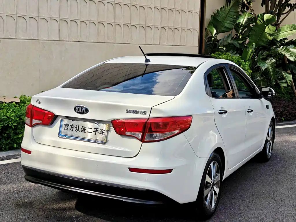 Kia K2 2015 — фото 8