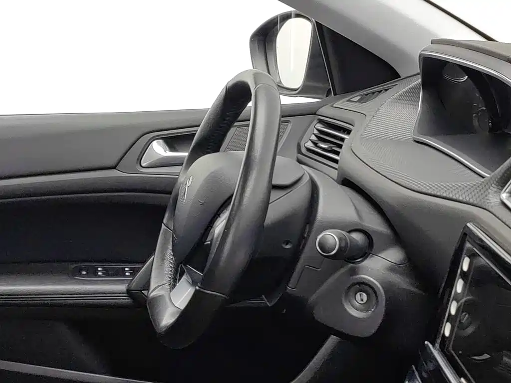 Peugeot 308 2017 — фото 22