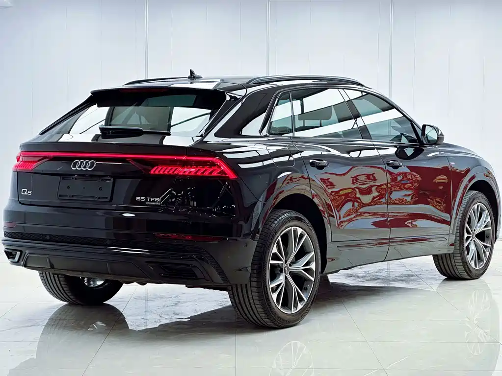 Audi Q8 2020 — фото 6