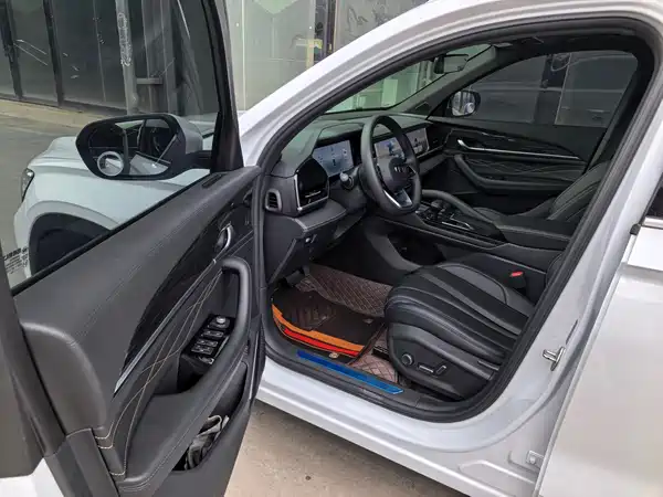 Geely Xingyue L 2025