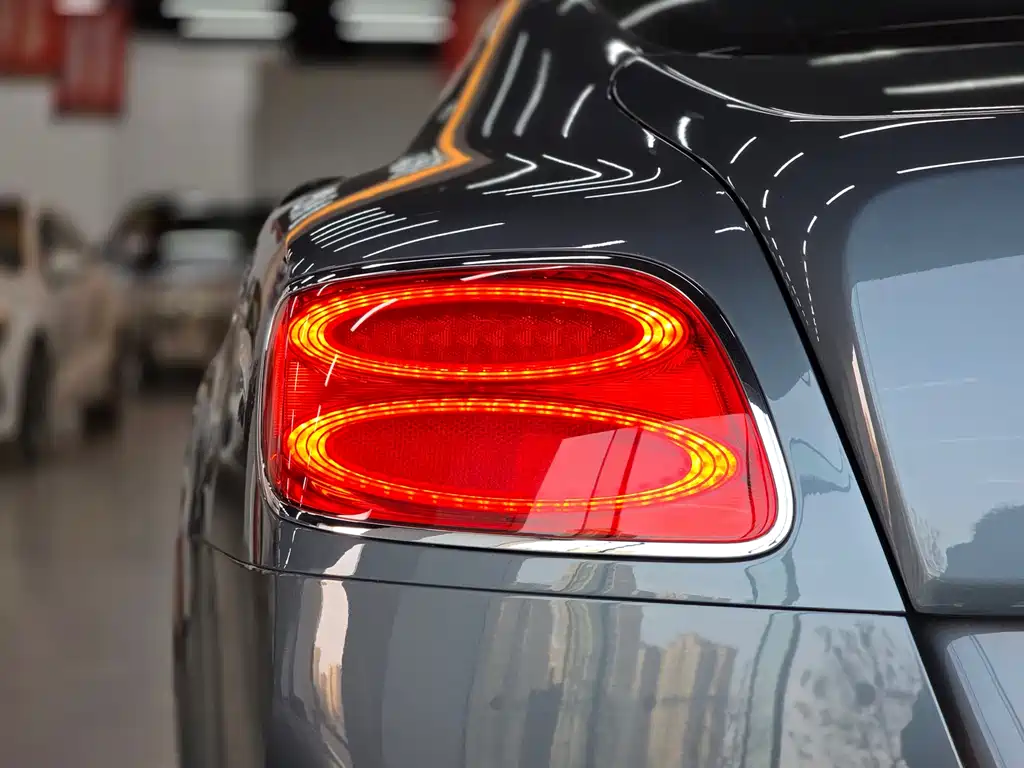 Bentley Continental 2013 — фото 26