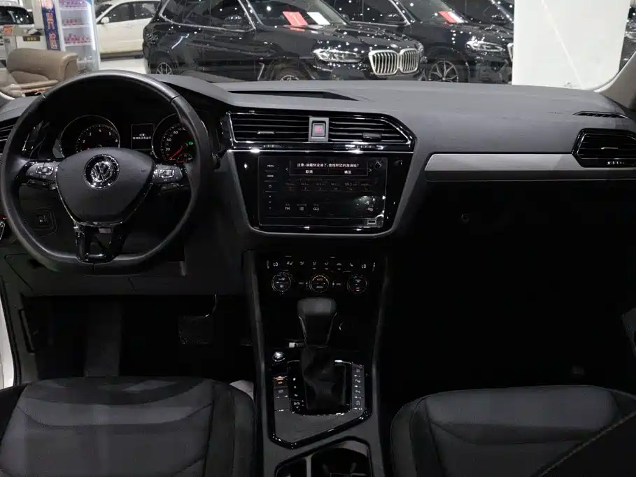 Volkswagen Tiguan L 2021 — фото 9