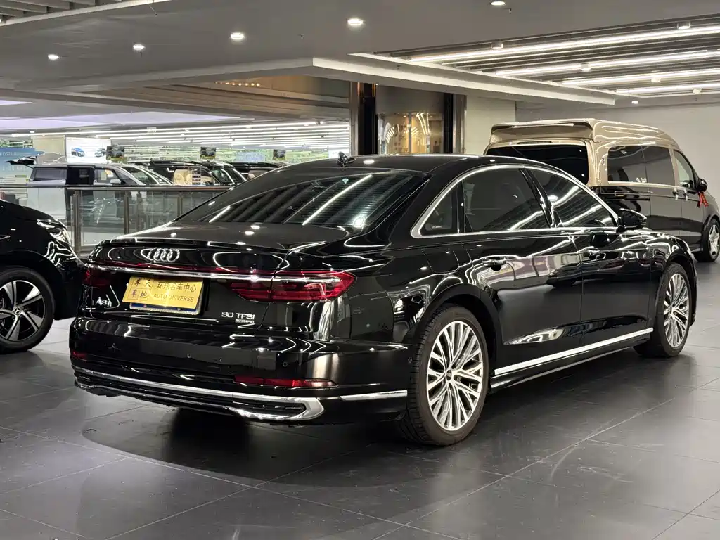 Audi A8 2023 — фото 21