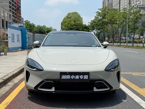 Xiaomi SU7 2024
