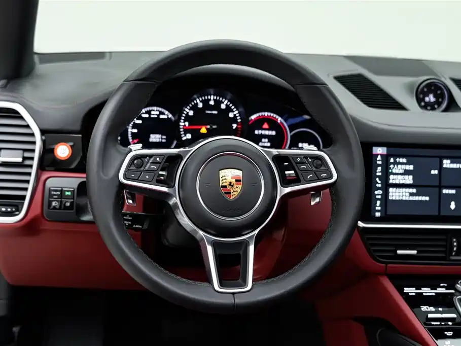 Porsche Cayenne 2019 — фото 12