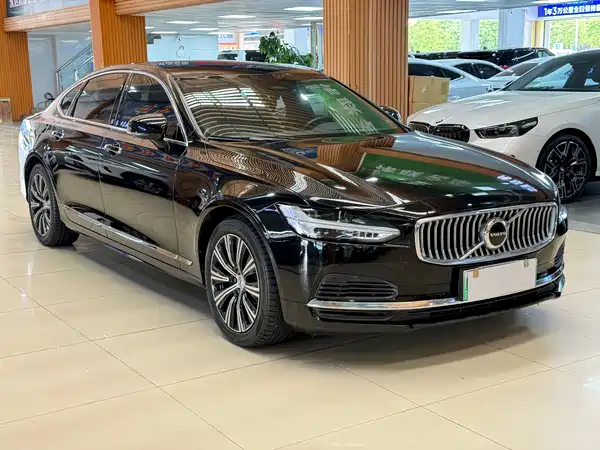 Volvo S90 Plug-In Hybrid 2022