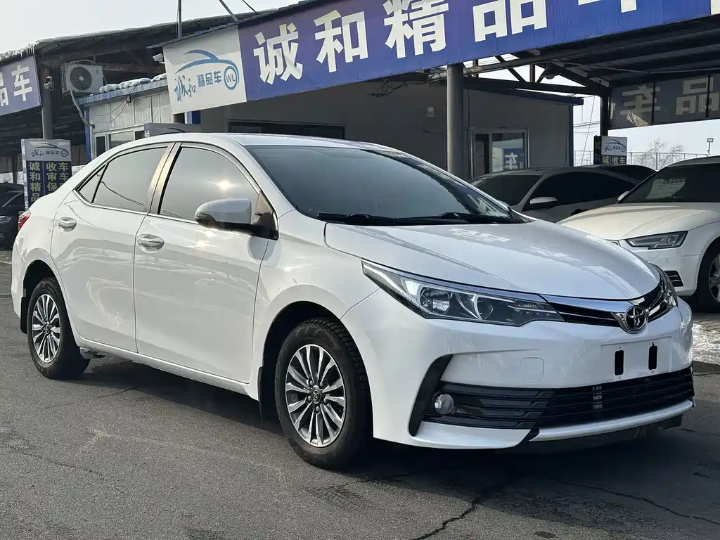 Toyota Corolla 2018 — фото 3