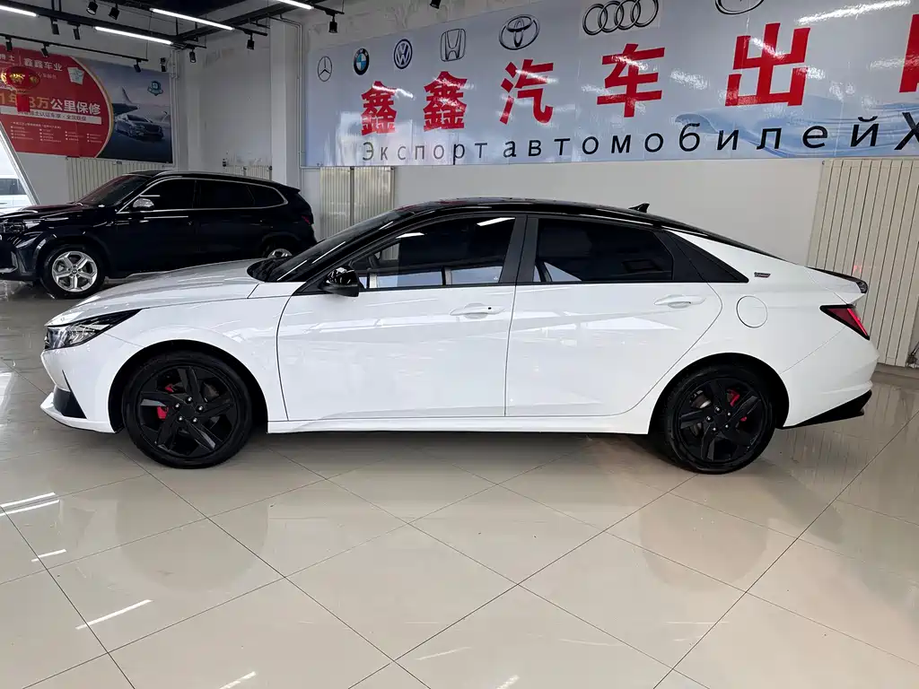 Hyundai Elantra 2022