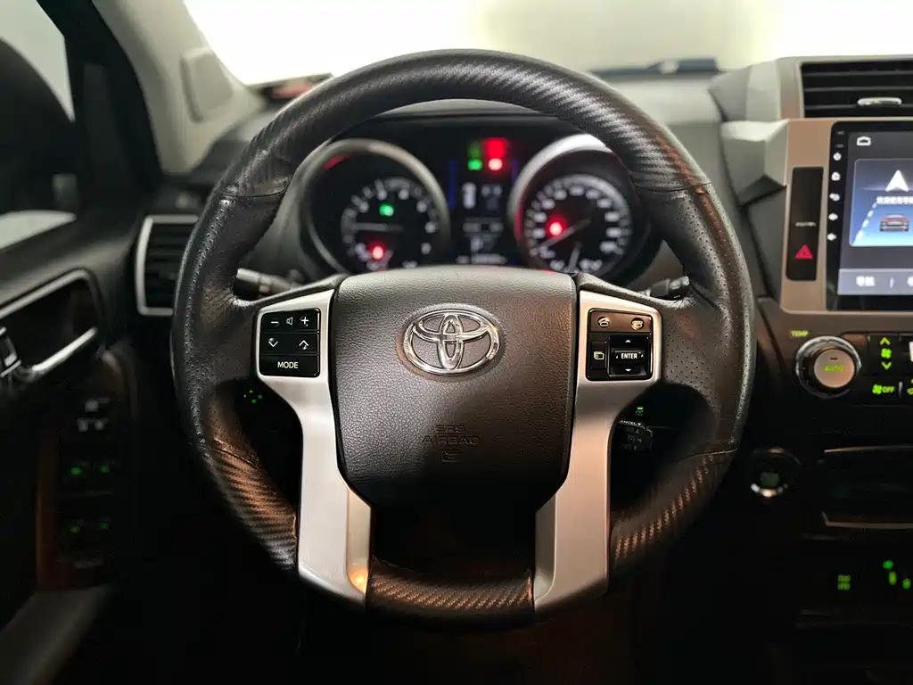 Toyota Prado 2016 — фото 13