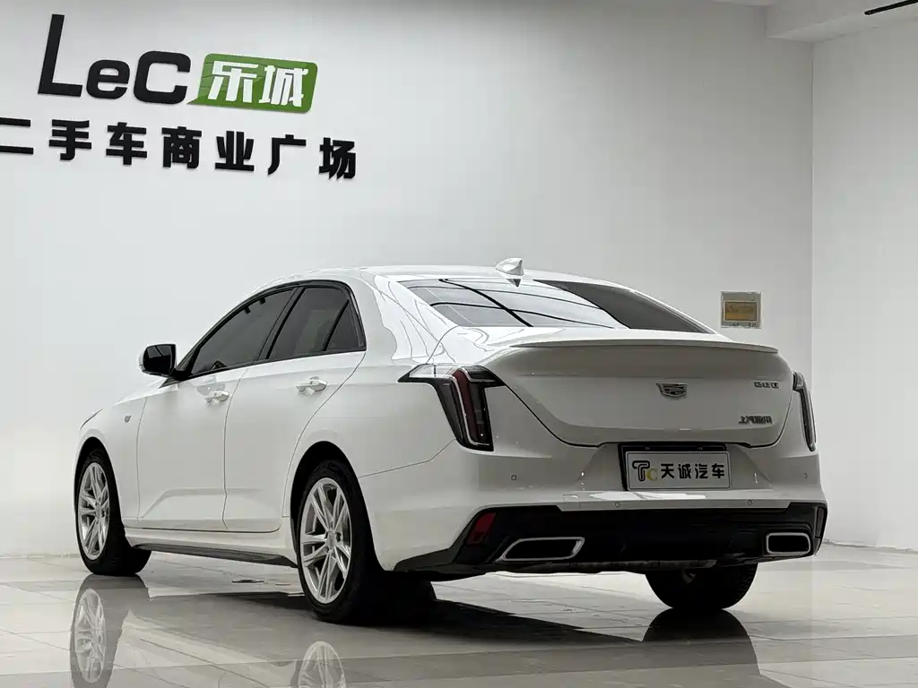 Cadillac CT4 2022 — фото 14